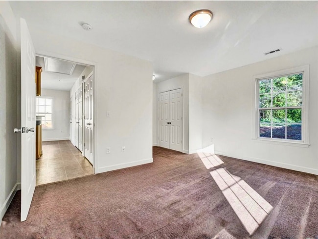 Building Photo - 305 S Calhoun St