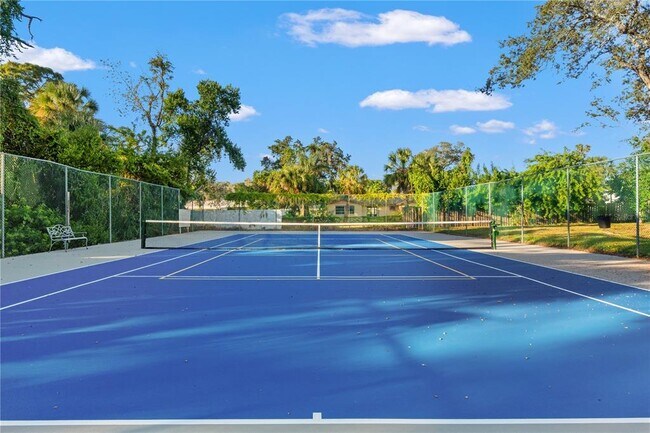 Building Photo - 300 S Florida Ave