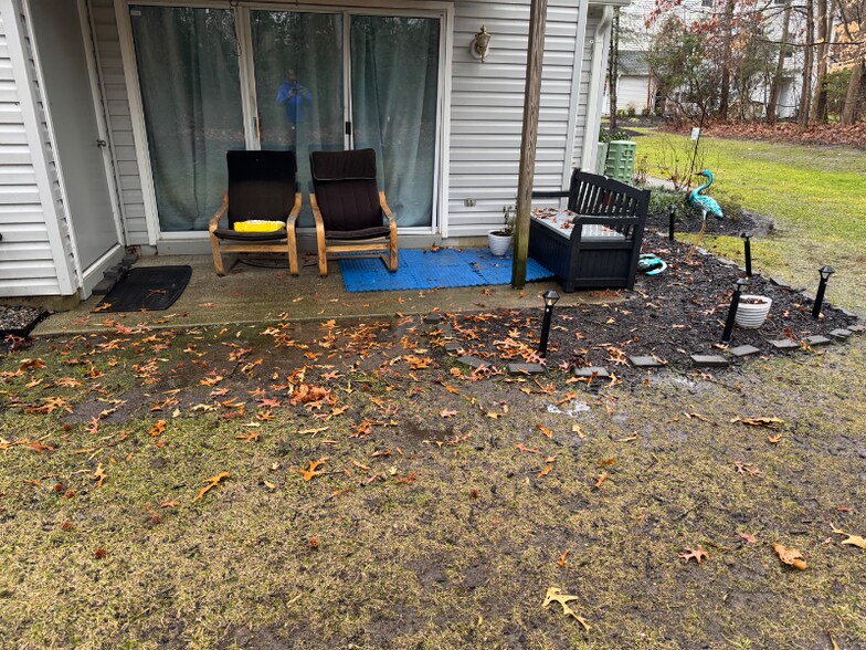 Building Photo - 703 Quail Rd