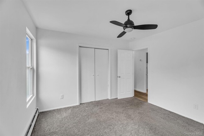 Building Photo - 98 Dahlia Dr
