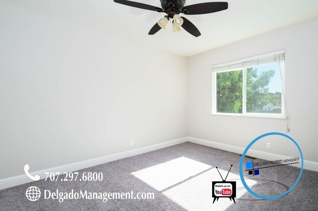 Building Photo - Enjoy Benicia living in this recently upgr...