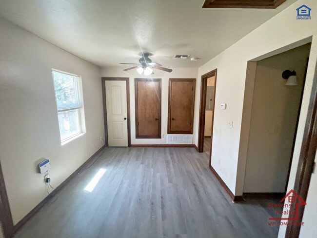 Building Photo - 1604 NW Lindy Ave