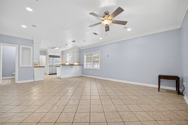 Building Photo - 8103 Oak Moss Dr