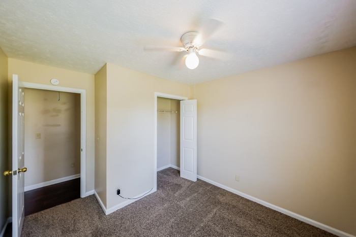 Building Photo - 6355 Sandy Ridge Curv