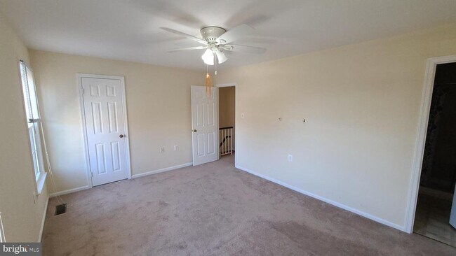 Building Photo - 12151 Stallion Ct