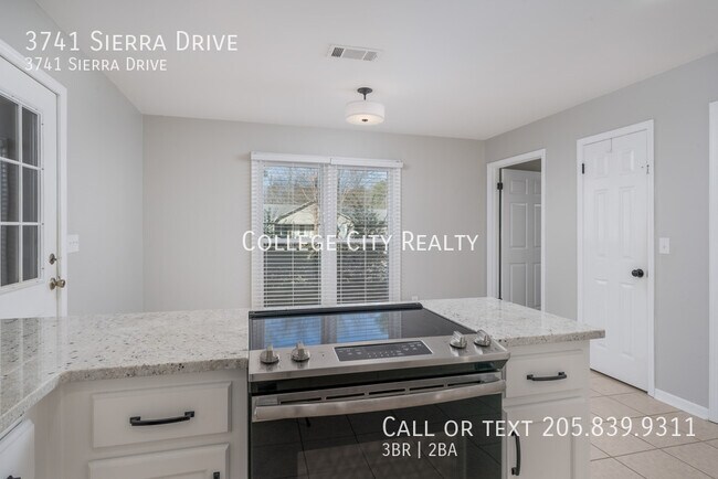 Building Photo - 3741 Sierra Dr