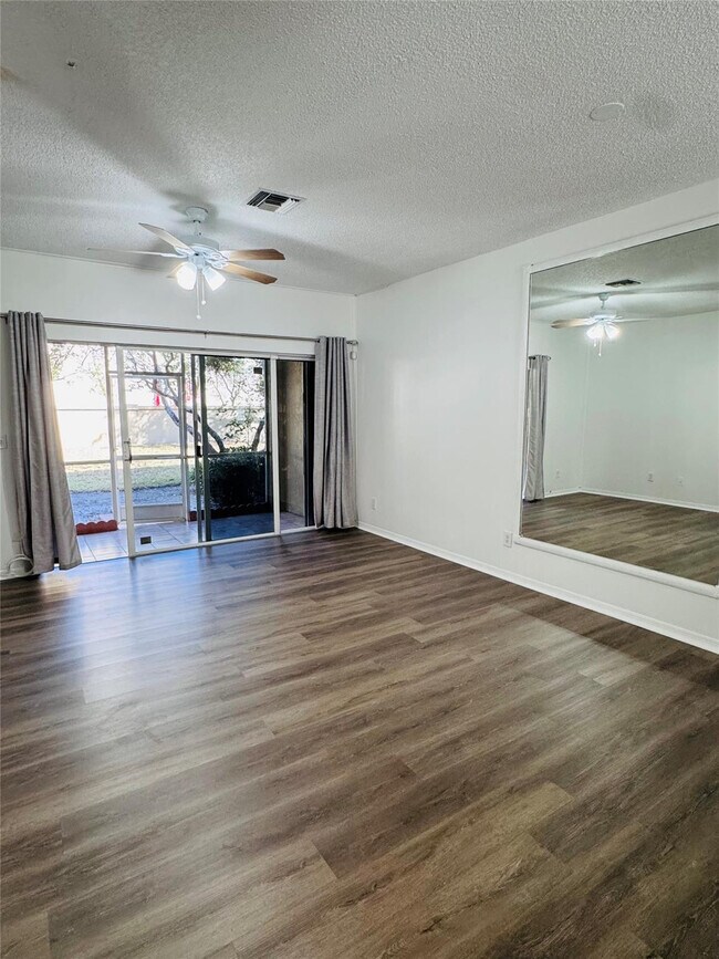 Building Photo - 12113 SW 2nd St