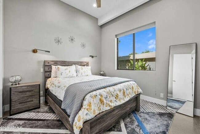 Building Photo - 7861 E Vía Marina