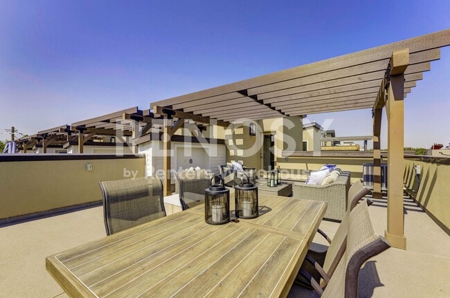 Building Photo - Prime Luxury Berkeley Townhouse with Rooftop Deck AVAILABLE NOW