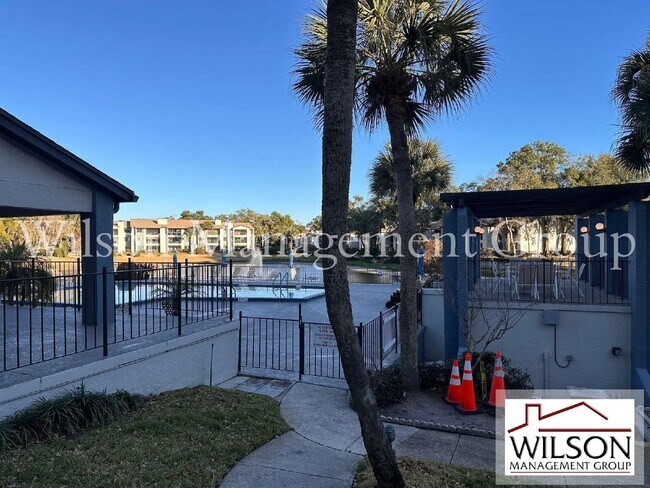 Building Photo - 17 Escondido Cir