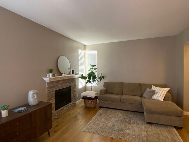 Building Photo - 2384 Pleasant Way