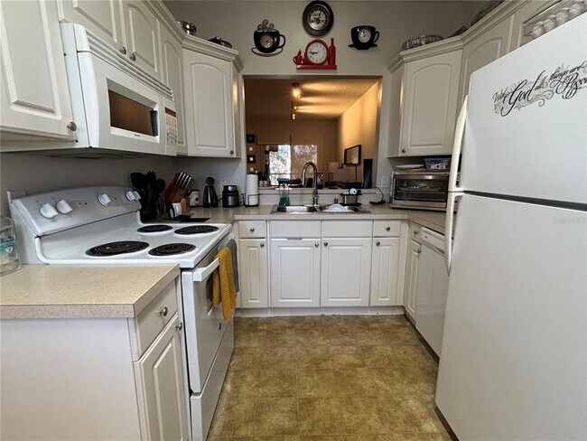 Building Photo - 8838 Coral Palms Ct