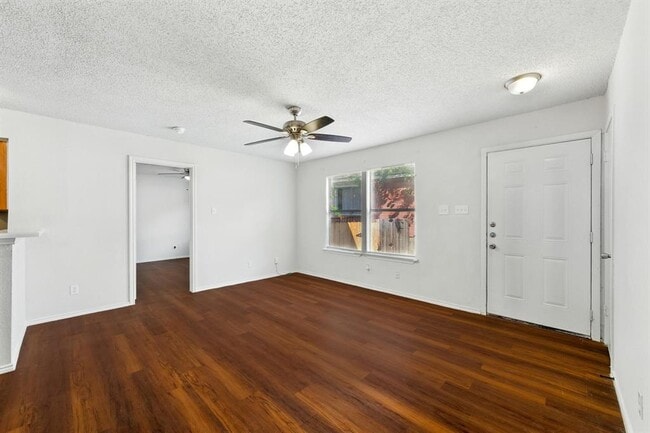 Building Photo - 5707 Spring Meadow Rd