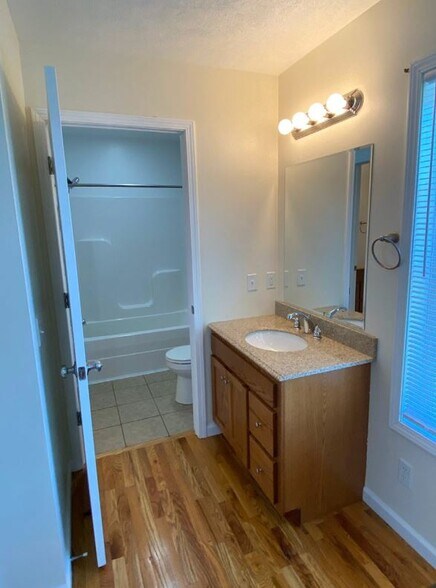 Building Photo - 204 Betsinger Rd