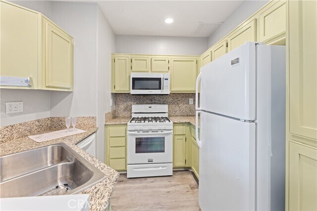Building Photo - 1602 Elk Grove