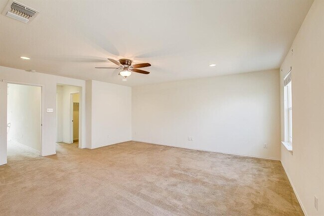 Building Photo - 5912 Sardinia Dr