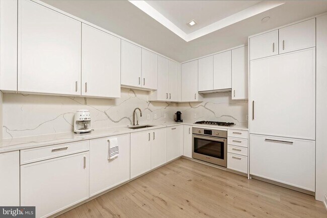 Building Photo - 8551 Connecticut Ave