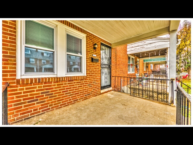 Building Photo - 833 N Woodington Rd