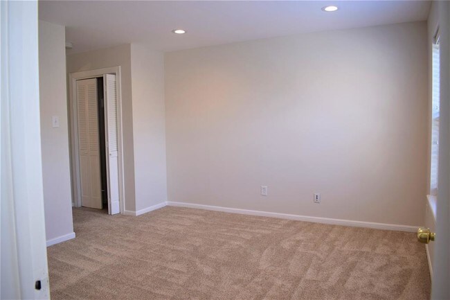 Building Photo - 600 Wilcrest Dr