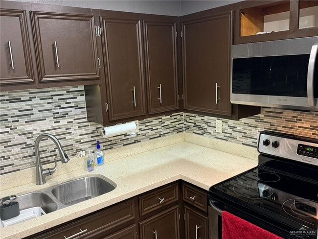 Building Photo - 10 Mynah Ave