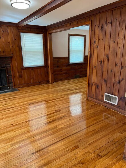 Building Photo - 109 Quincy Ave