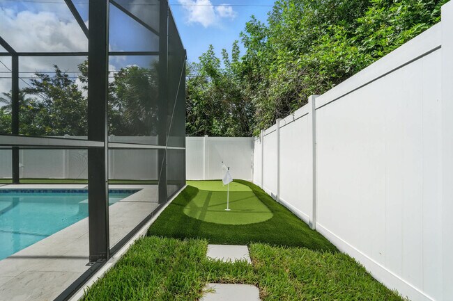 Building Photo - 846 95th Ave N