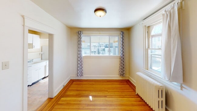 Building Photo - 2bd/1ba charming house