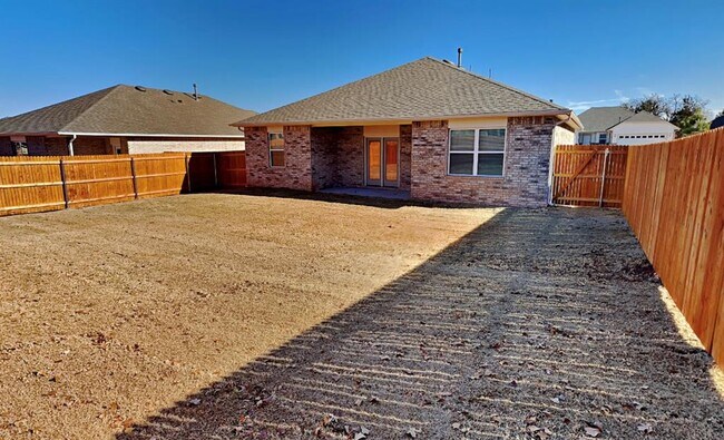 Building Photo - 4301 NE 124th St