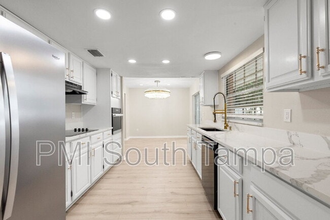 Building Photo - 3110 W Villa Rosa St