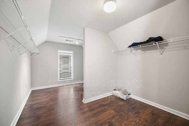 Building Photo - 6033 Riverwood Dr