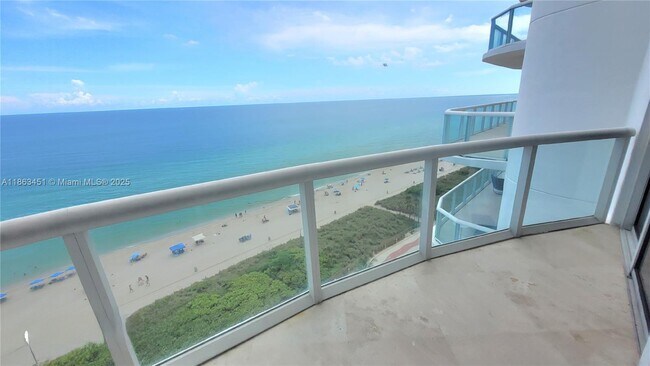Primary Photo - 6365 Collins Ave