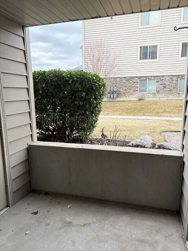 Building Photo - 2510 Charleston Ave