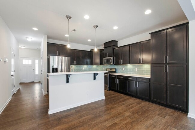 Building Photo - Charming 3BR Townhome in Brightleaf at the...