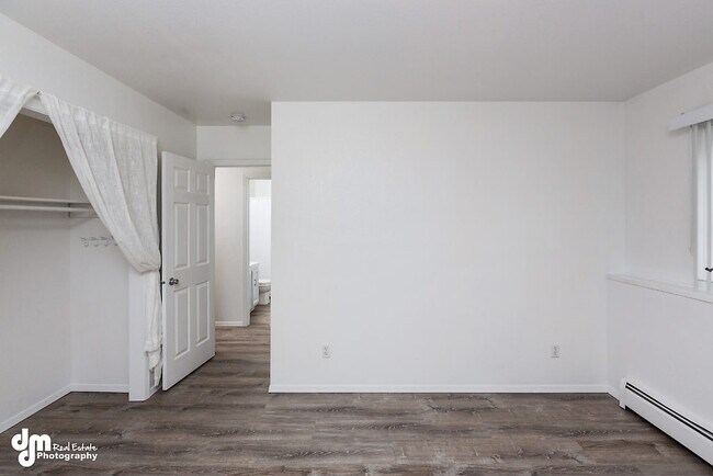 Building Photo - 2021 Farmer Pl