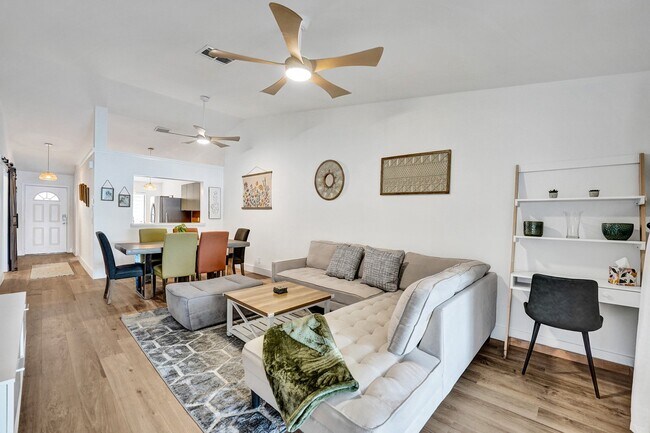 Building Photo - 5740 N Park Rd