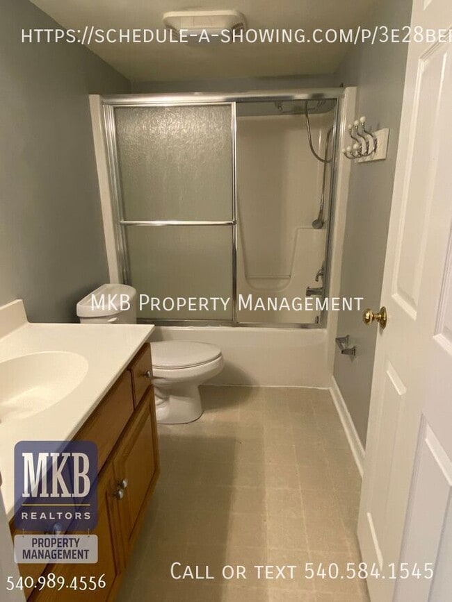 Building Photo - 5502 S Village Dr