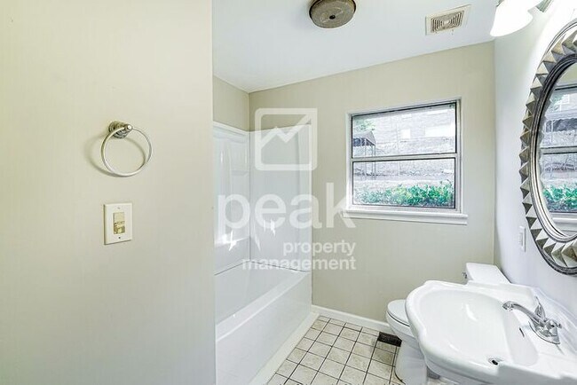 Building Photo - $1450! 3Bed/2Bath home in Center Point, AL!