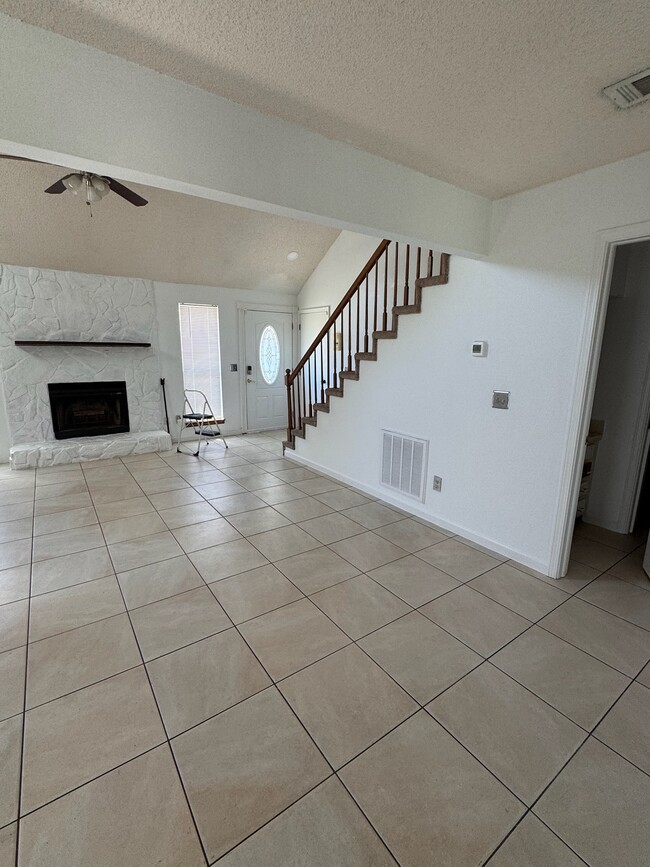 Building Photo - 11719 Fort Caroline Lakes Dr N