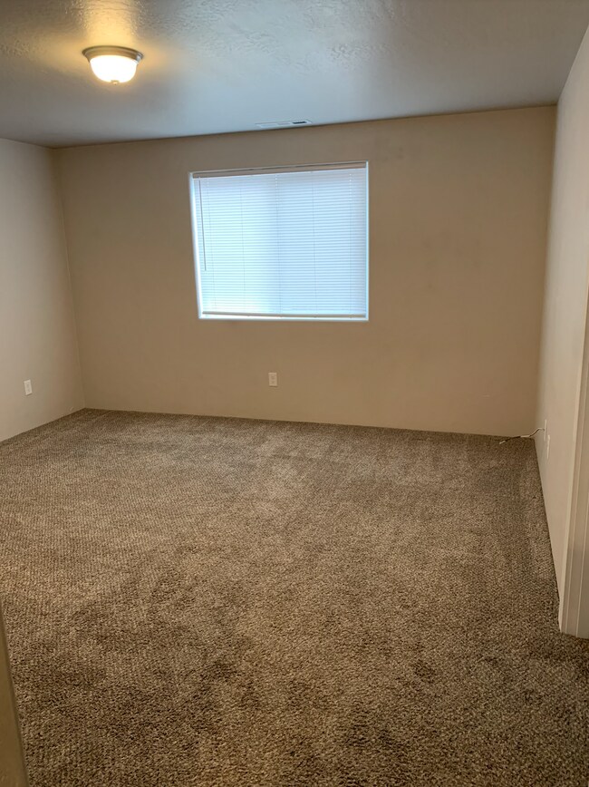 Primary Bedroom - 1681 Grand Ave