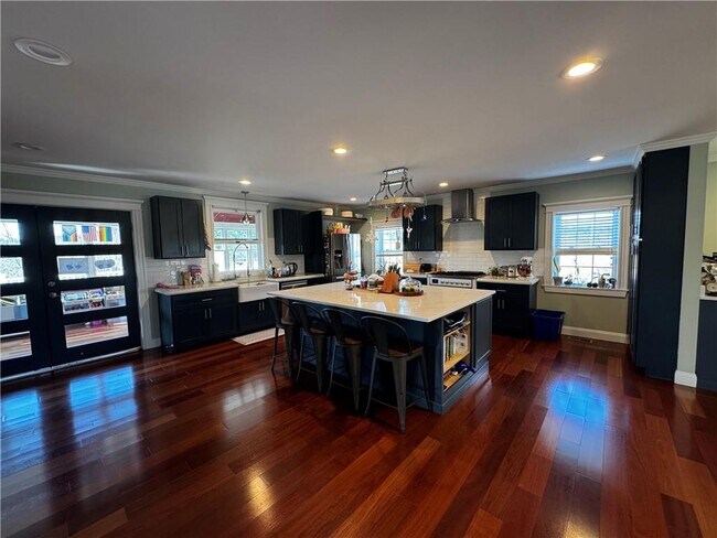 Building Photo - 73 Dye Hill Rd