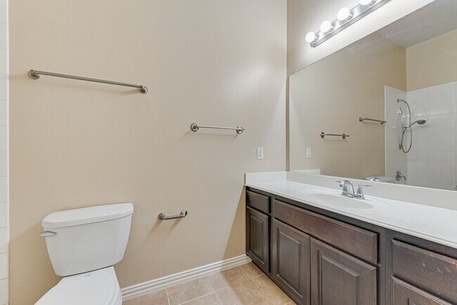 Building Photo - 621 Tumbleweed Dr