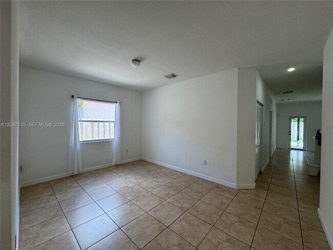 Building Photo - 2356 NE 3rd Ct