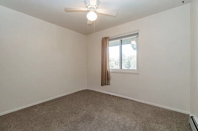 Building Photo - "Charming 2-Bed, 2-Bath Apartment in Boulder – Spacious 920 Sq Ft Gem!"