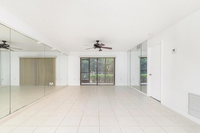 Building Photo - 3525 S Ocean Blvd