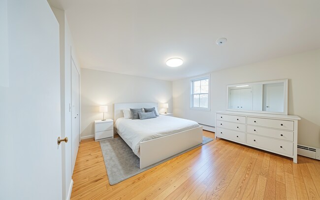 Building Photo - 1026 Chestnut St