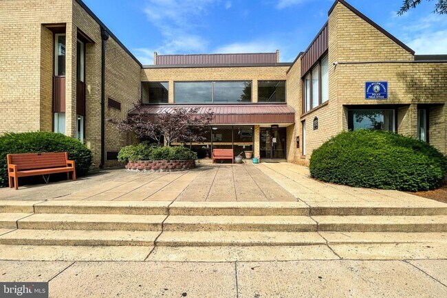 Building Photo - 7598 Gales Ct