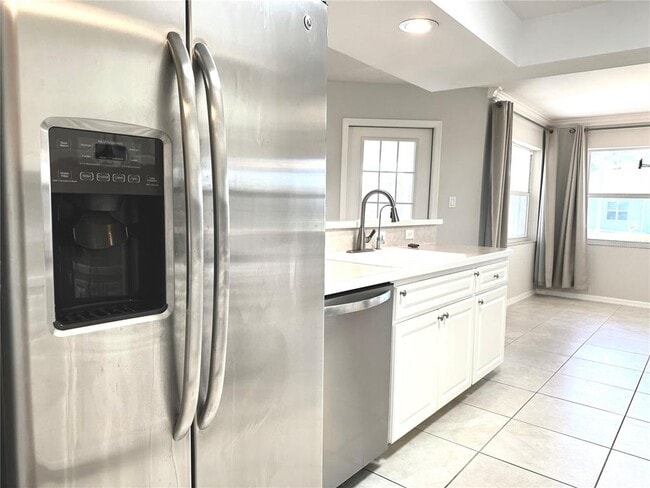 Building Photo - 73 Santarem Cir
