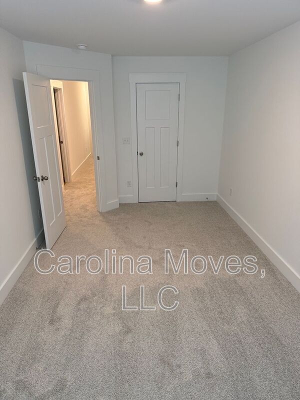 Building Photo - 508 Round Rock Wy
