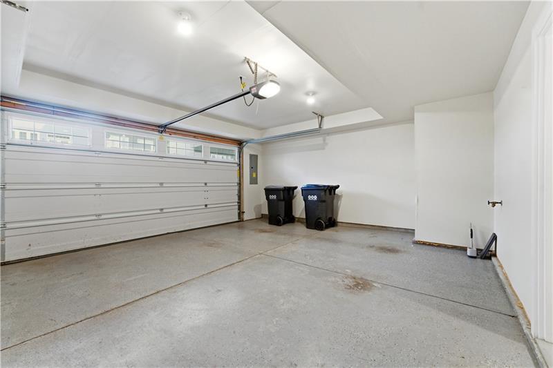 Building Photo - 335 Osona Ln