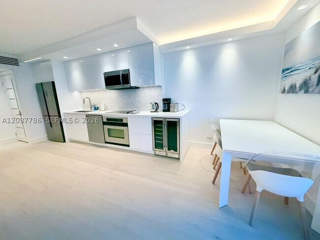 Building Photo - 2301 Collins Ave